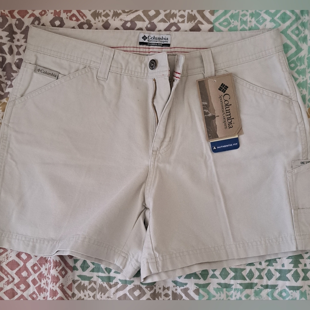 Columbia Tan Cargo Shorts Versatile Outdoor Essential